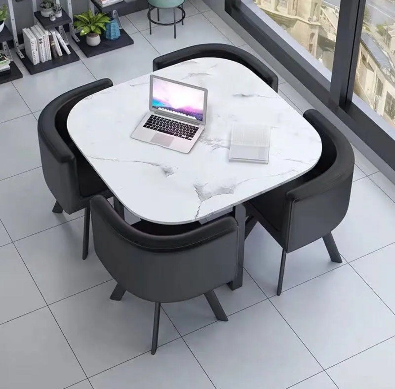 TABLE À MANGER + 4 CHAISE